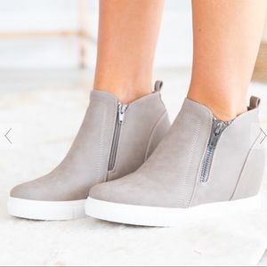 NWOT Taupe Wedge Sneakers